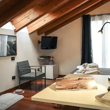 Al Poggio Bed & Breakfast *